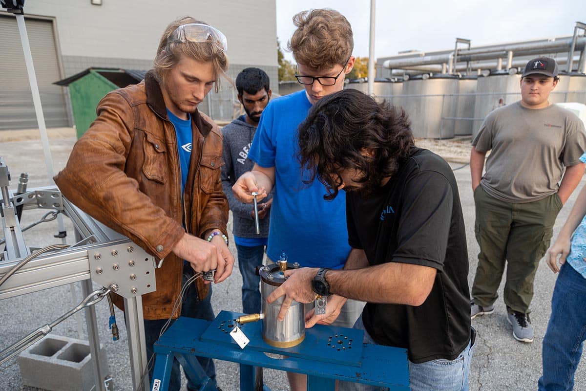 Members of the Experimental Rocket Propulsion Laboratory (ERPL) are building a state-of-the-art rocket fuel-feed system to test liquid-propelled rocket engines safely and consistently from Cecil Spaceport in Jacksonville, FL. Credit: ERPL